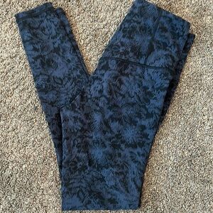 Athleta Black and Blue Elation Textured Legging small